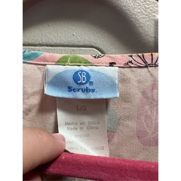 SB Scrubs Patterned Scrub Top Woman’s Size Large - Picture 5 of 7